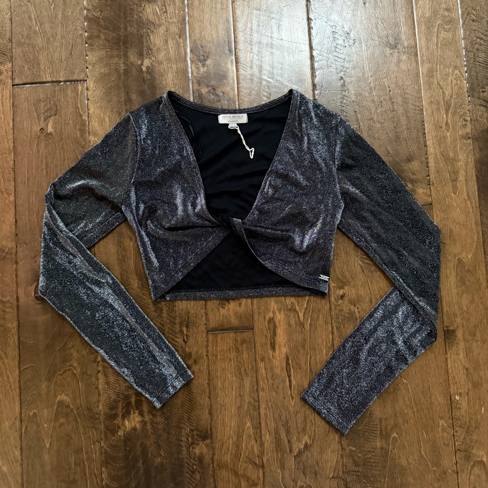 Pull&Bear Black Long Sleeve Crop Blouse